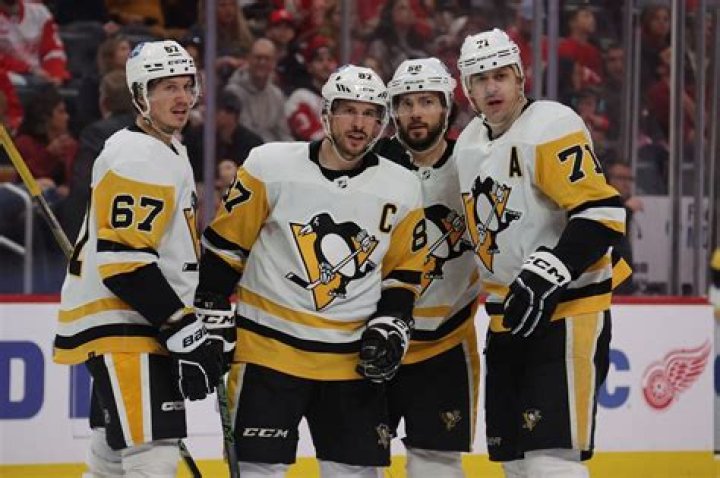 
Fans suspect Possible Link Between A Canadian Journalist Leah Hextall And The General Manager Of The Pittsburgh Penguins Ron Hextall 
